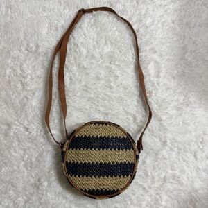 Jewell by Thirty-One Woven Small Circle Style Crossbody Bag